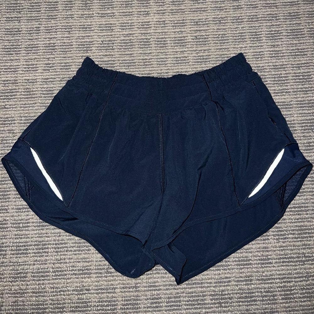 Lululemon Hotty Hot 2.5” True Navy Shorts